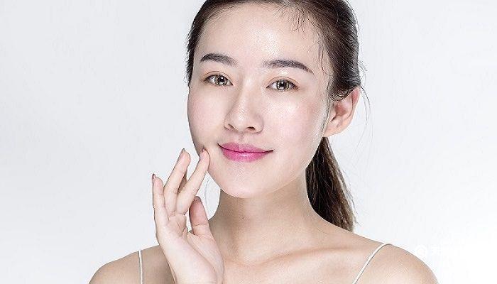 小棕瓶用在水前还是水后