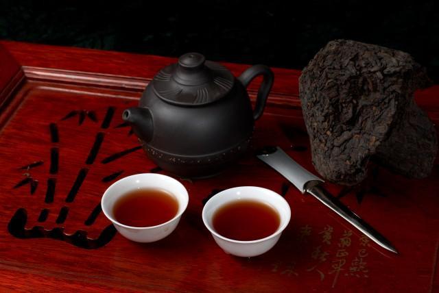 银手镯变黑了如何冼白 知道这些让你永远带新首饰