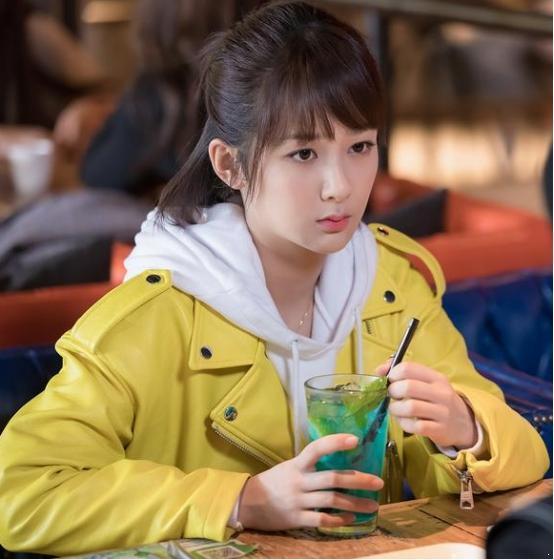 1564542115111409.png 亲爱的热爱的杨紫穿搭,软萌感十足,佟年穿搭造型盘点
