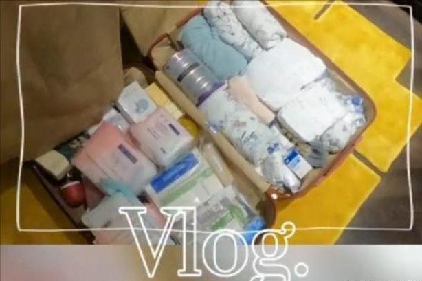 郑恺苗苗官宣二胎儿子诞生 晒一家四口合照好温馨