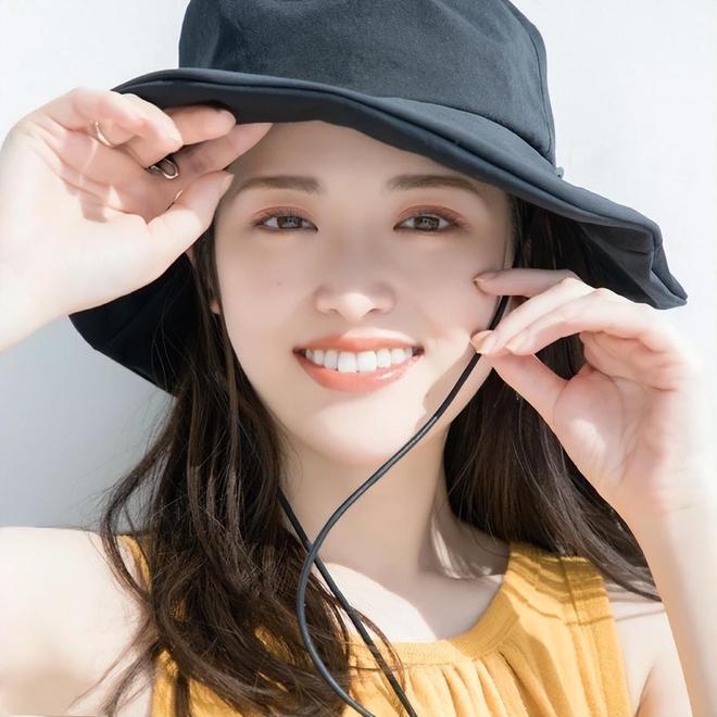 素人小姐姐日常10套穿搭,完美提升气质,给人不落俗套的精致感
