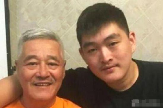 赵本山儿子否认花260万买宠物狗:不会买也买不起