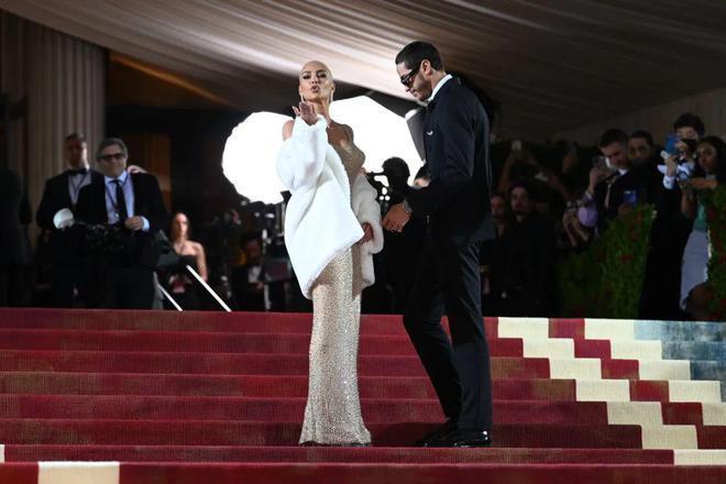 戏精扎堆、脱衣变装、华服遍地——今年的Met Gala,到底有多drama?