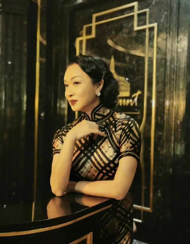 金星身在海外,连发三条动态为唐山打人事件发声,怼记者用词不当