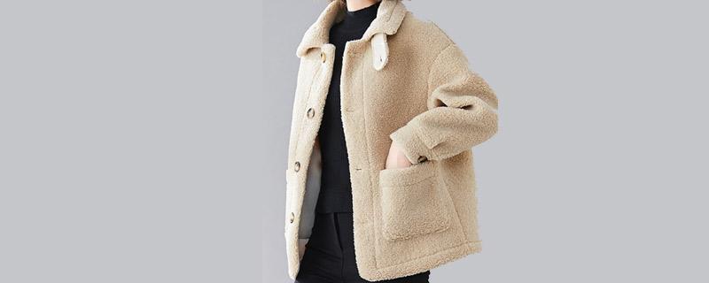 羊羔绒的衣服能机洗吗