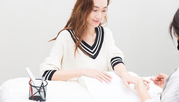 指甲油怎么才能洗掉