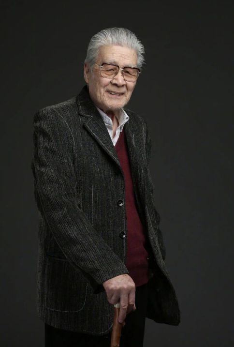 著名表演艺术家蓝天野因病在家中逝世,享年95岁