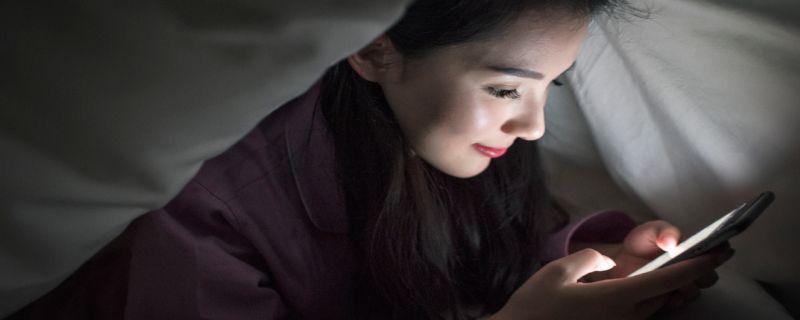下巴长粉刺是什么原因