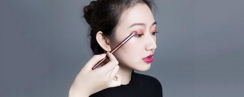 眼影为什么不能当腮红