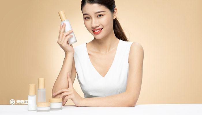 爽肤水冻冰了还能用吗