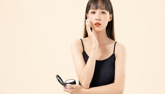 粉扑和粉底刷有什么不同
