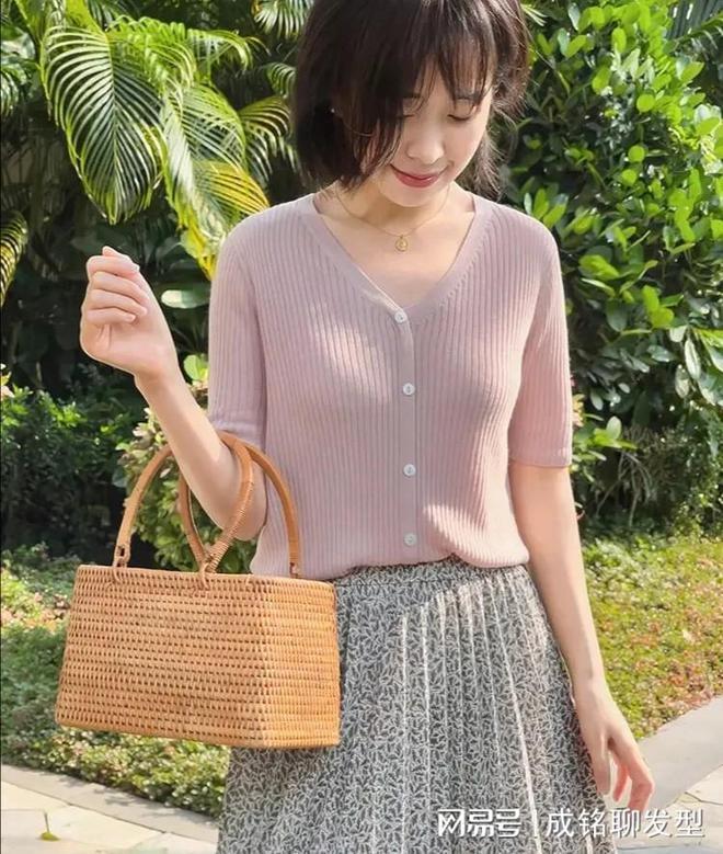 精致女生的夏日穿搭,掌握3个时尚穿搭技巧,让你气质与优雅兼顾