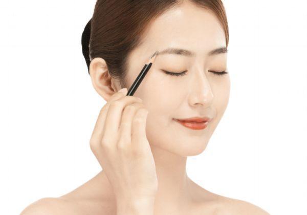 怎么画眼线和眉毛