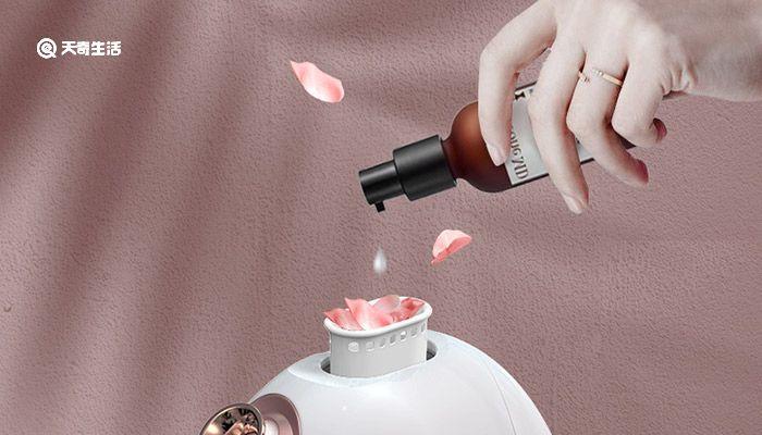 蒸脸时水里放一滴白醋可以吗