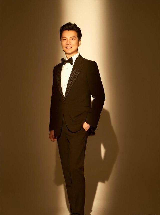 任鲁豫,央视主持人意外受伤!送去两家医院,脊椎严重受伤