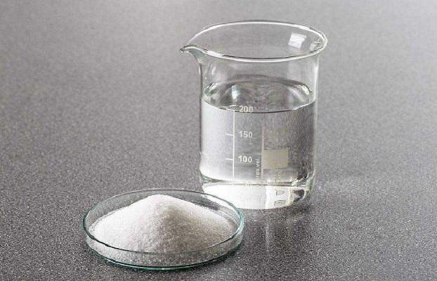 敷生理盐水要洗脸吗