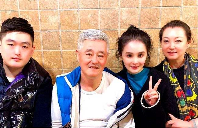 赵本山儿子否认花260万买宠物狗:不会买也买不起
