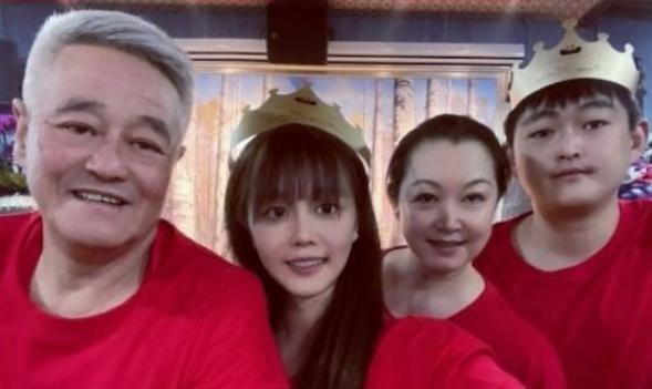 赵本山儿子否认花260万买宠物狗:不会买也买不起
