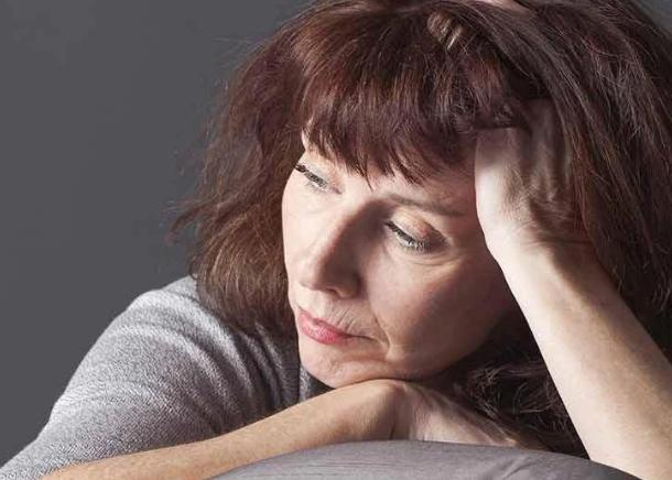 女性试管移植前偶尔熬夜会影响胚胎着床吗?