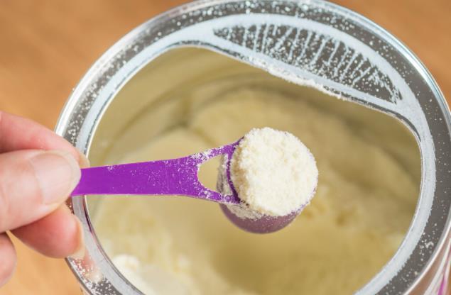 新生儿消化不好吃奶粉该如何喂养，根据事实情况来调整