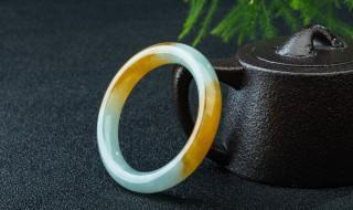 如何把镯子养好(如何把玉镯养好)