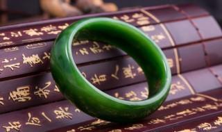 怎么分辨是翡翠A货还是C货(怎么区分翡翠是不是A货)