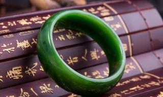 翡翠和钻石的区别 钻石和宝石有什么区别?